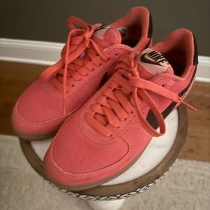 Nike Women's Pink Sneakers